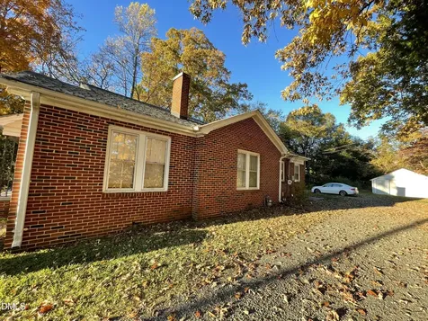 2012 Chapel Hill Road Burlington NC 27215