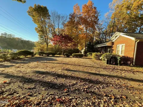 2012 Chapel Hill Road Burlington NC 27215