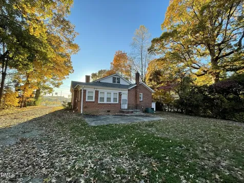 2012 Chapel Hill Road Burlington NC 27215