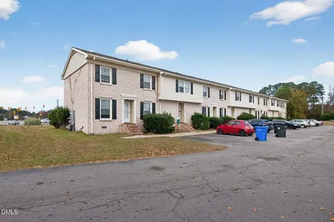 407 Kirkcaldy Court Fayetteville NC 28314