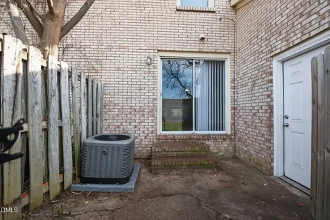 407 Kirkcaldy Court Fayetteville NC 28314