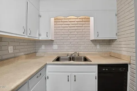 407 Kirkcaldy Court Fayetteville NC 28314