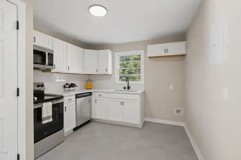 1546 Eloise Street Fayetteville NC 28311