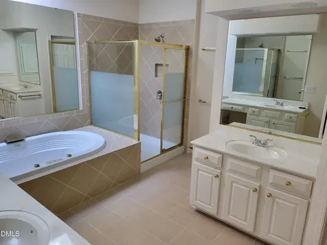 4044 Barton Park Place Raleigh NC 27613