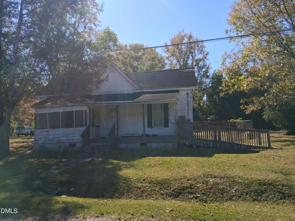 107 Tilghman Street Kenly NC 27542