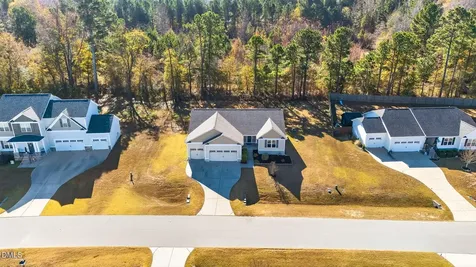 235 Highcroft Circle Benson NC 27504
