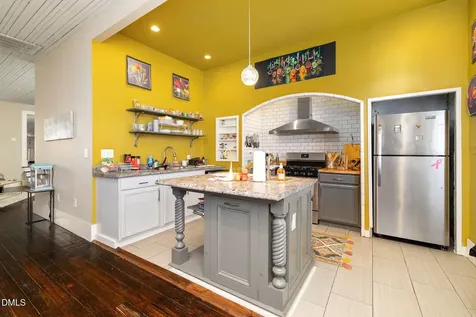 134 S Main Street Warrenton NC 27589