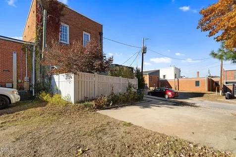 134 S Main Street Warrenton NC 27589
