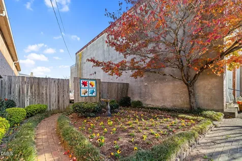 134 S Main Street Warrenton NC 27589