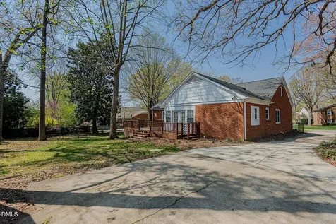 2822 Bedford Street Burlington NC 27215