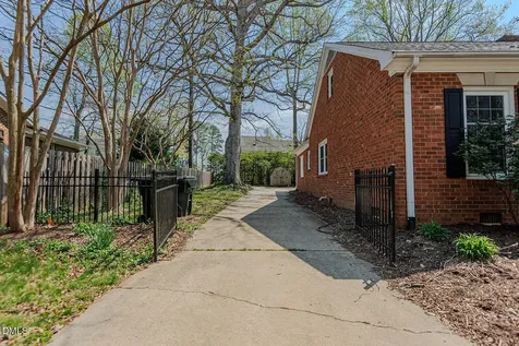 2822 Bedford Street Burlington NC 27215