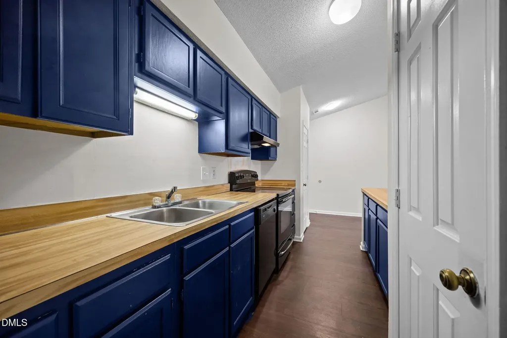 1321-302 Park Glen Drive Raleigh NC 27610