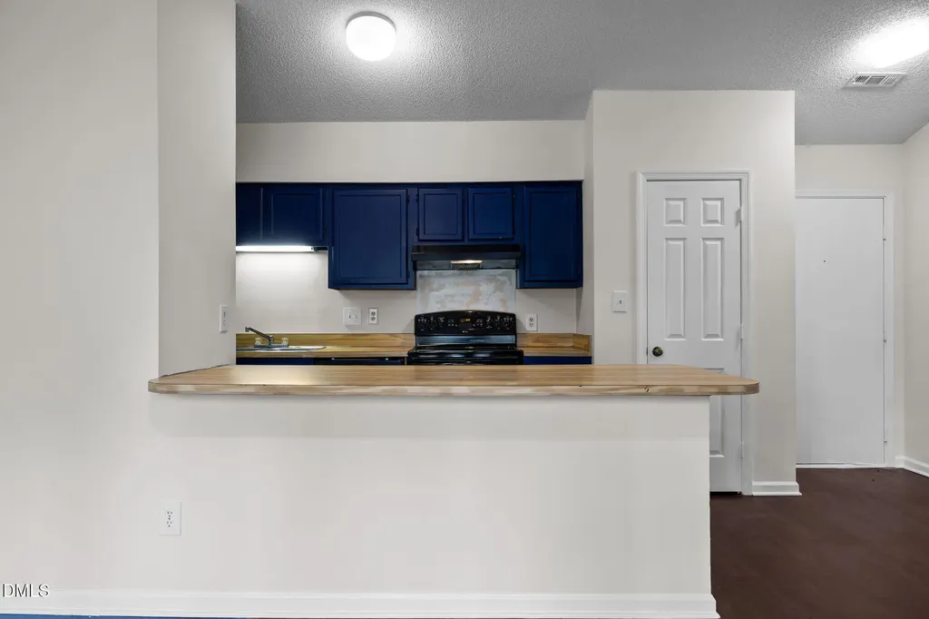 1321-302 Park Glen Drive Raleigh NC 27610