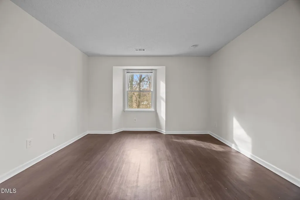1321-302 Park Glen Drive Raleigh NC 27610
