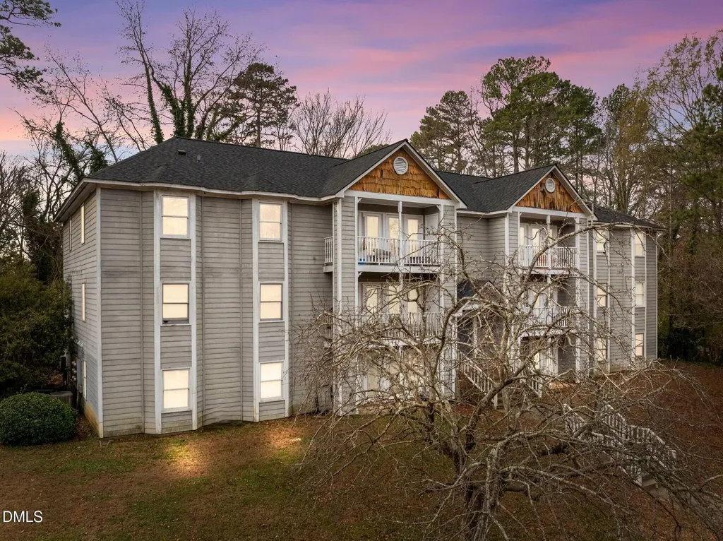 1321-302 Park Glen Drive Raleigh NC 27610