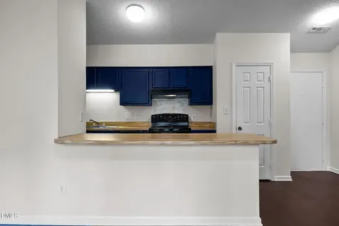 1321-302 Park Glen Drive Raleigh NC 27610