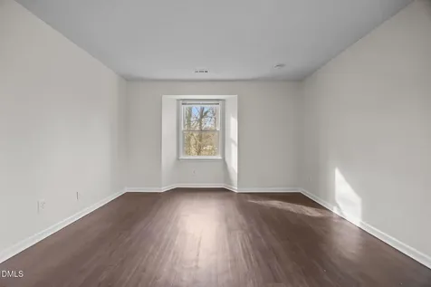 1321-302 Park Glen Drive Raleigh NC 27610