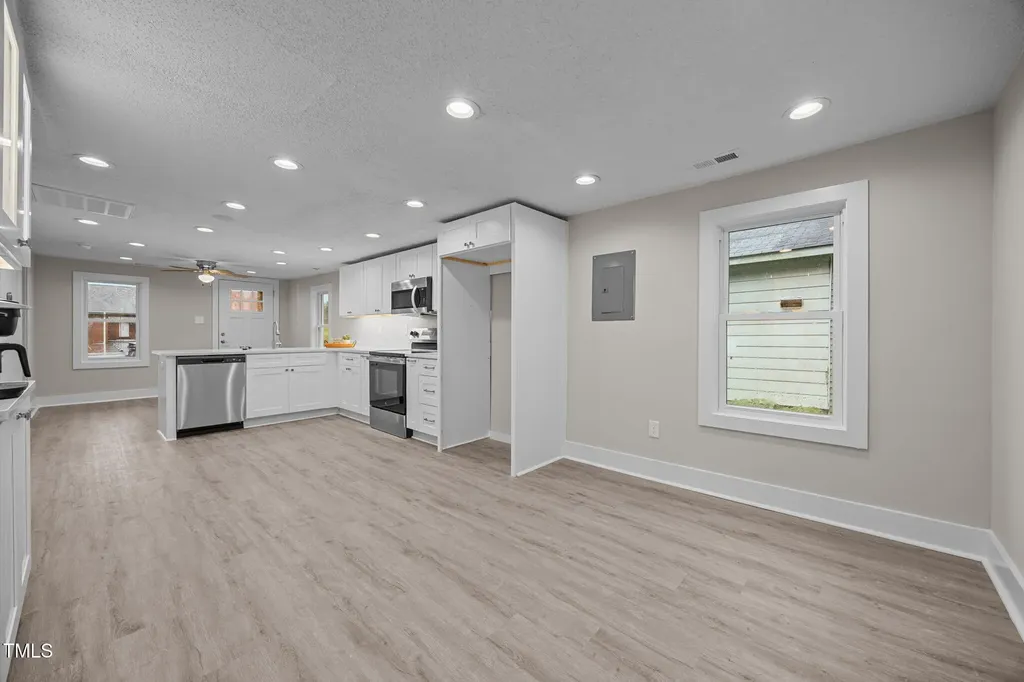 807 N Wilson Avenue Dunn NC 28334