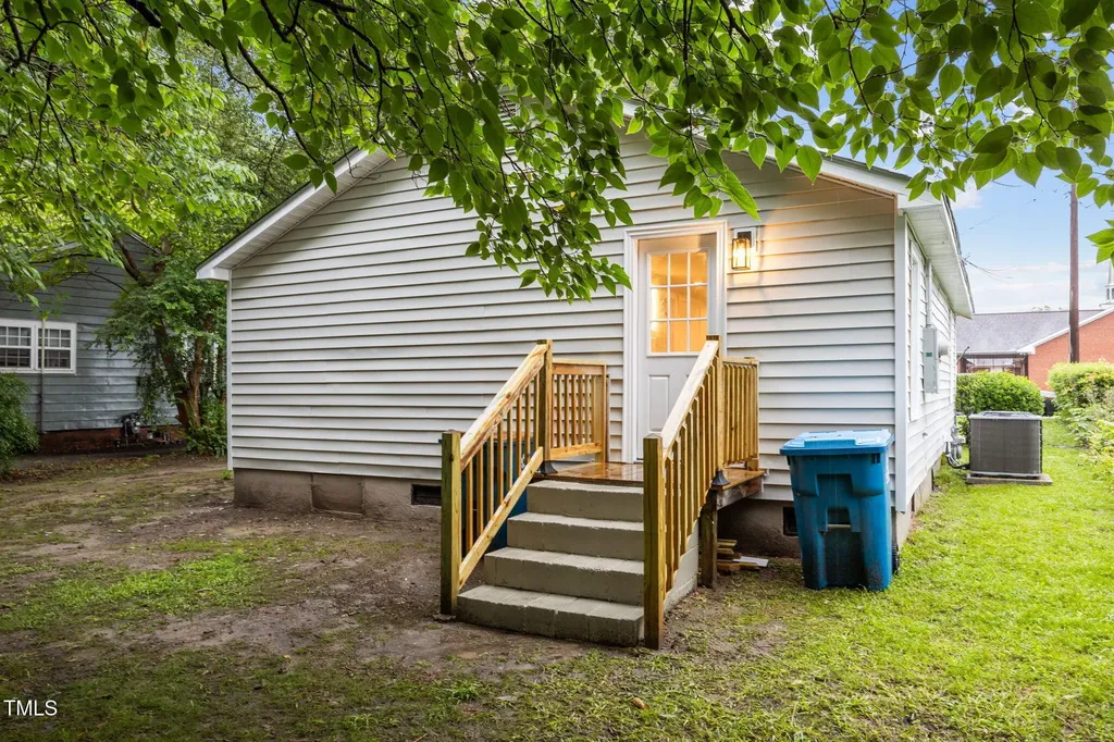 807 N Wilson Avenue Dunn NC 28334