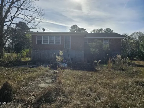 708 Nc 210 Smithfield NC 27577