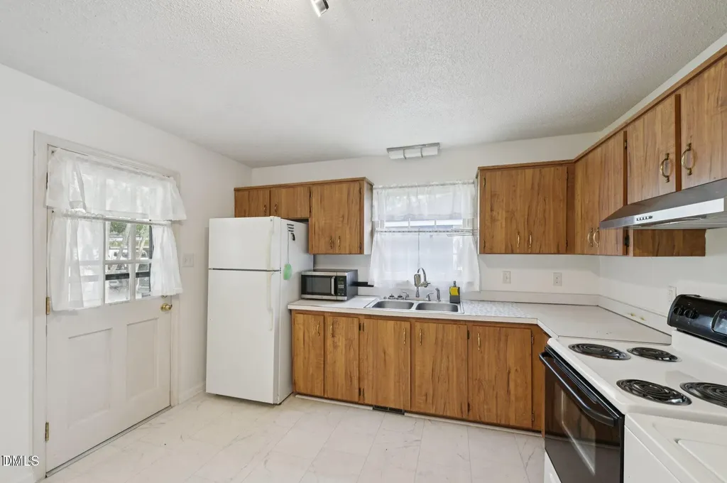555 Dacian Road Raleigh NC 27610