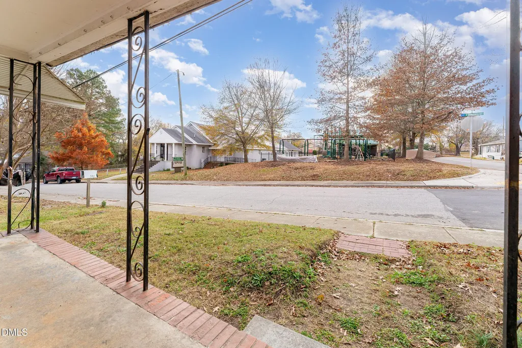 330 E Stallings Street Clayton NC 27520