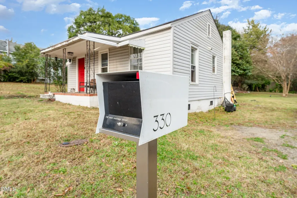 330 E Stallings Street Clayton NC 27520
