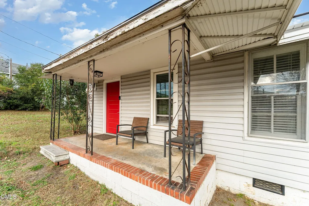 330 E Stallings Street Clayton NC 27520