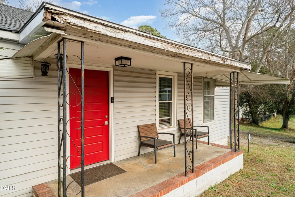 330 E Stallings Street Clayton NC 27520