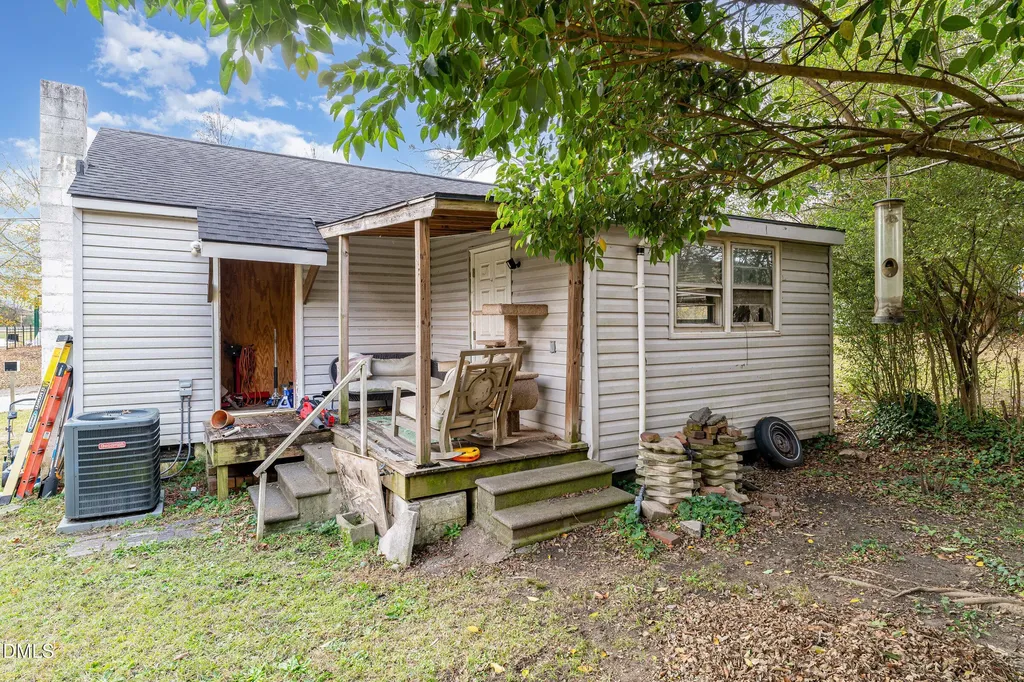 330 E Stallings Street Clayton NC 27520