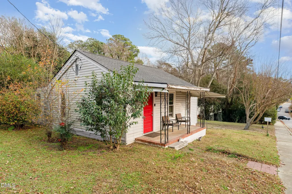 330 E Stallings Street Clayton NC 27520