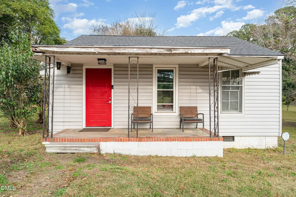 330 E Stallings Street Clayton NC 27520
