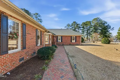 26 Strickland Lane Lillington NC 27546