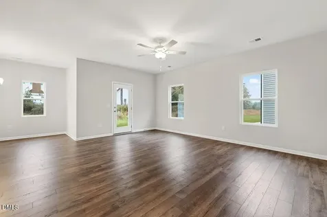 413 Hallingsfield Way Zebulon NC 27597