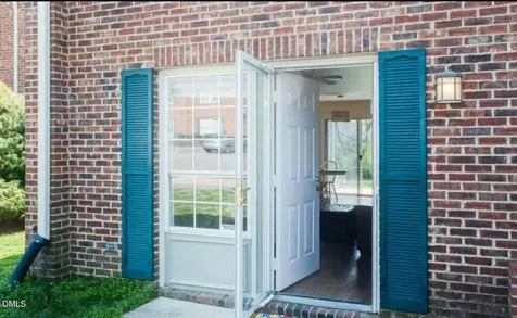 114 Chaucer Court Carrboro NC 27510