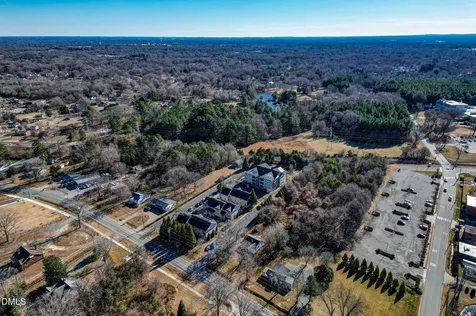 805 E Haggard Avenue Elon NC 27244