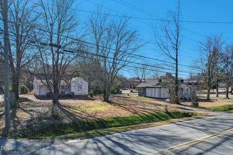805 E Haggard Avenue Elon NC 27244