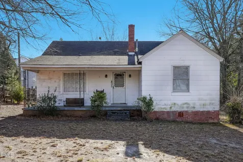 805 E Haggard Avenue Elon NC 27244