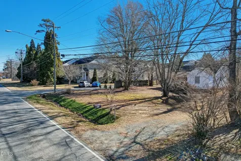 805 E Haggard Avenue Elon NC 27244