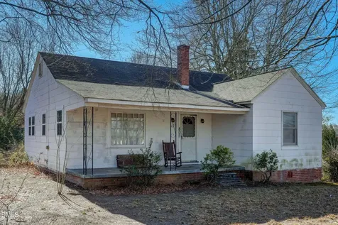 805 E Haggard Avenue Elon NC 27244