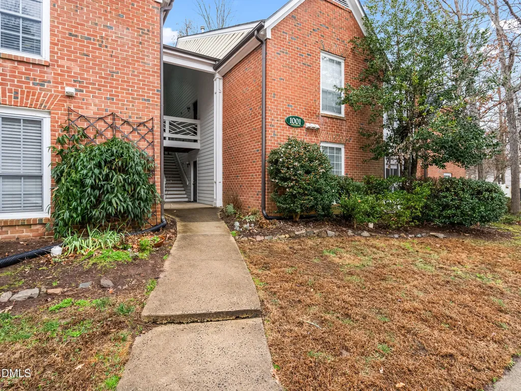 1001 Kingswood Drive Chapel Hill NC 27517