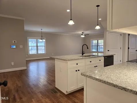 933 Arrowhead Court Mebane NC 27302