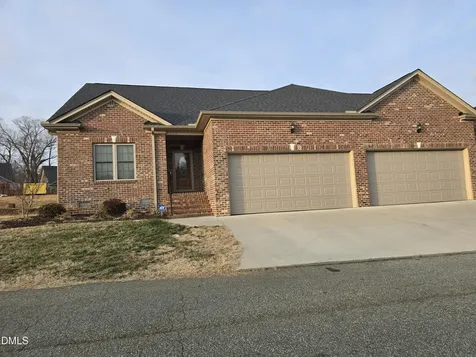 933 Arrowhead Court Mebane NC 27302