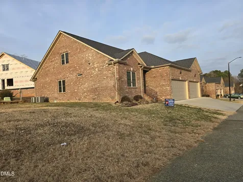 933 Arrowhead Court Mebane NC 27302