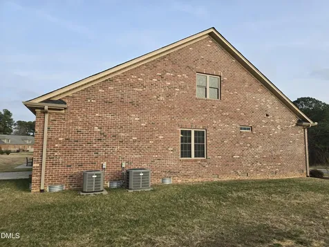 933 Arrowhead Court Mebane NC 27302