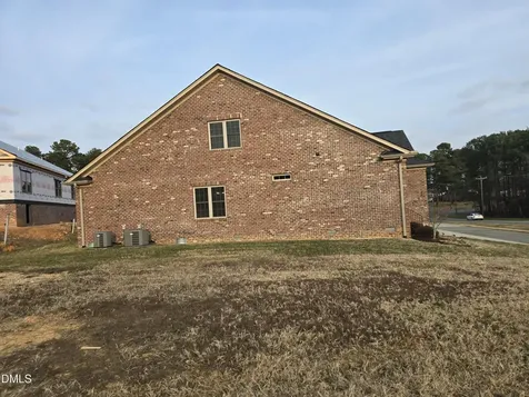 933 Arrowhead Court Mebane NC 27302