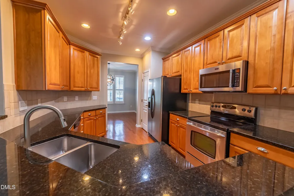 5927 Hourglass Court Raleigh NC 27612