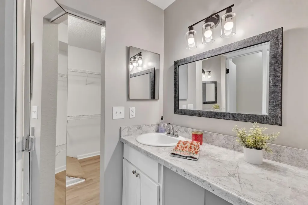 2430 Condor Court Raleigh NC 27615
