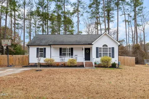 913 E Sanders Street Four Oaks NC 27524