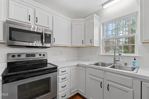 913 E Sanders Street Four Oaks NC 27524